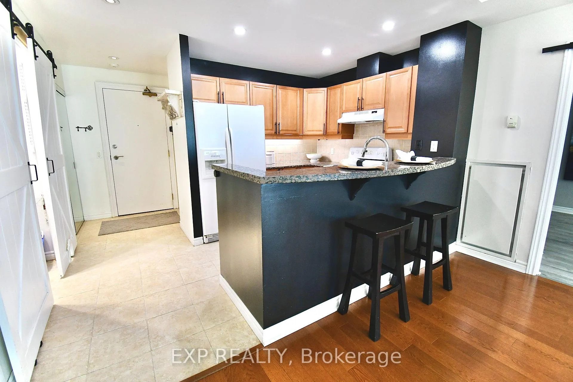Photo 14 of Unit 604, 6 Toronto Street, Barrie, City Centre — HOMEH