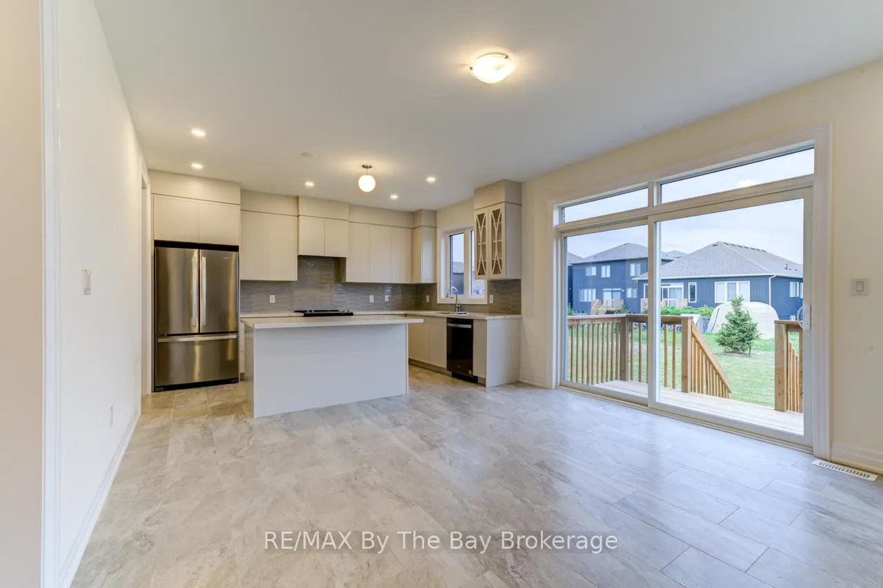Photo 8 of 186 Mapleside Drive, Wasaga Beach — HOMEH