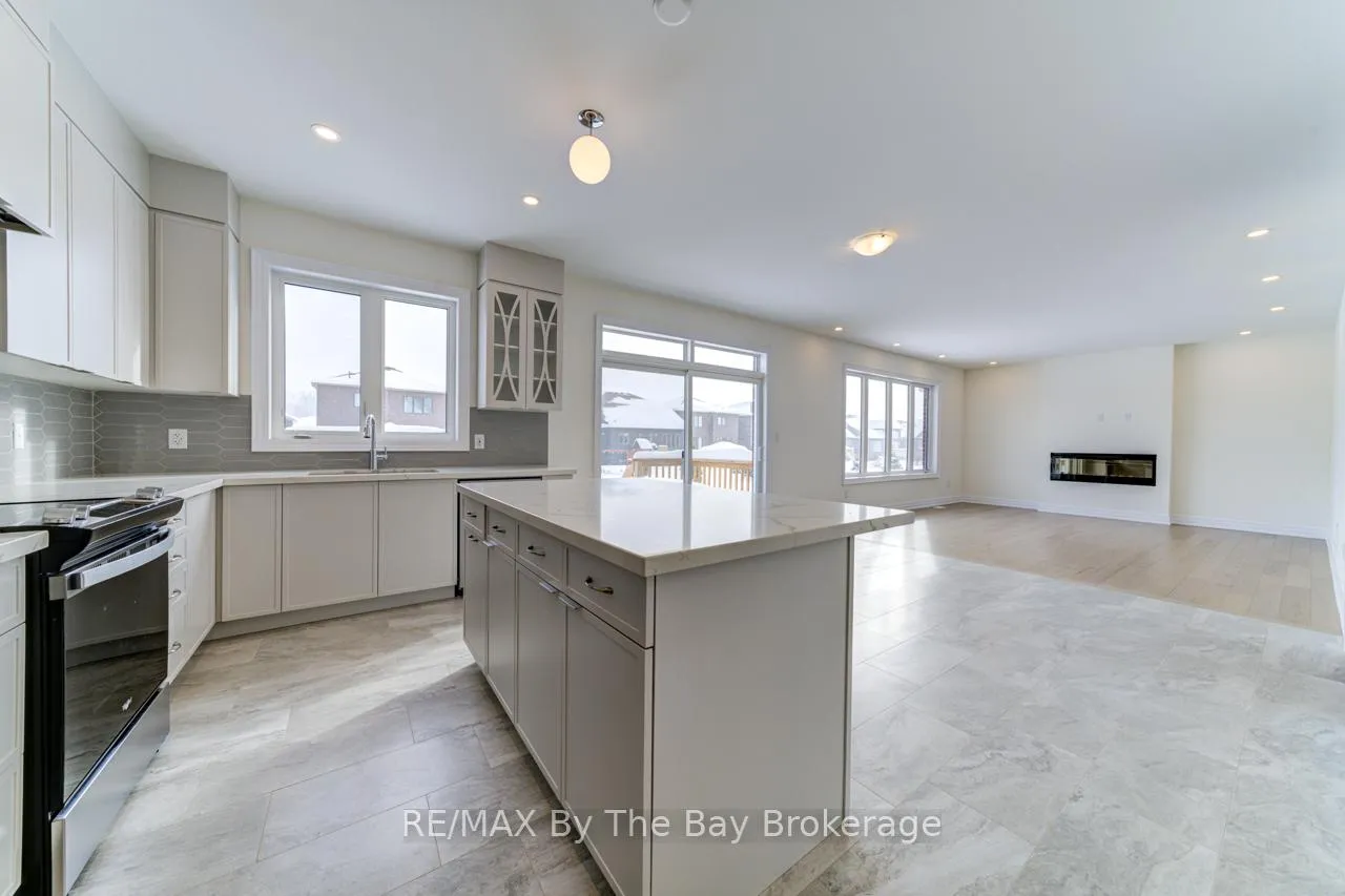 Photo 11 of 186 Mapleside Drive, Wasaga Beach — HOMEH
