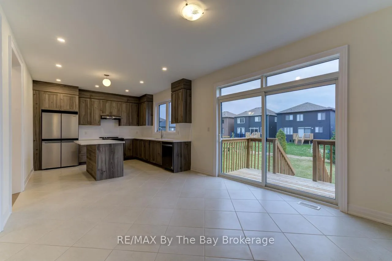Photo 6 of 182 Mapleside Drive, Wasaga Beach — HOMEH