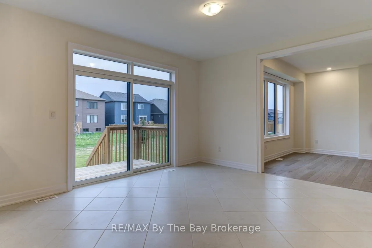 Photo 7 of 182 Mapleside Drive, Wasaga Beach — HOMEH