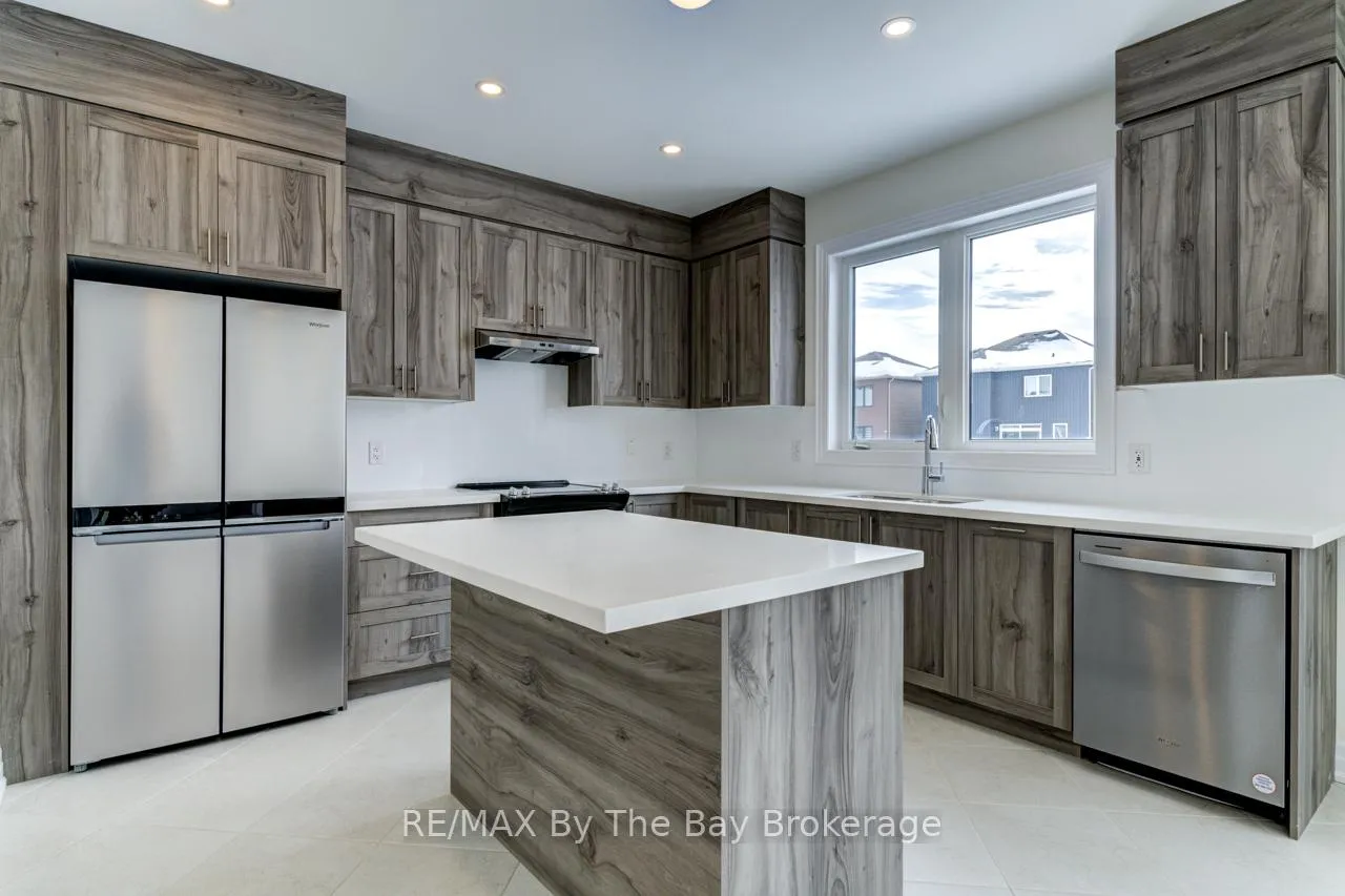 Photo 11 of 182 Mapleside Drive, Wasaga Beach — HOMEH