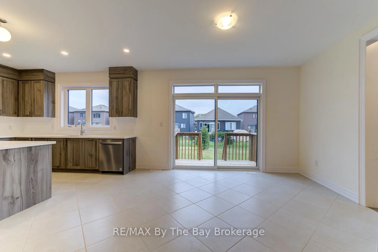 Photo 37 of 182 Mapleside Drive, Wasaga Beach — HOMEH