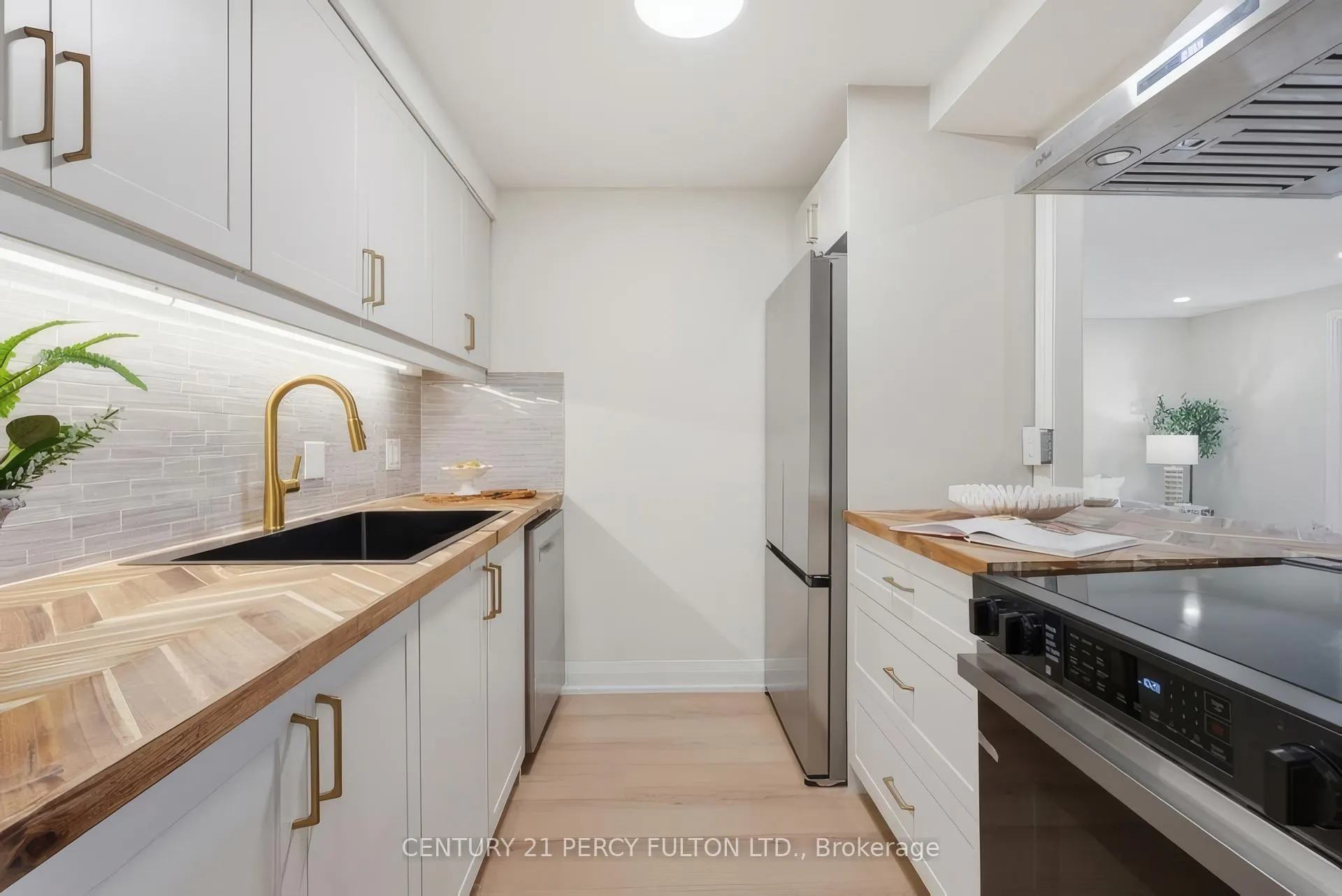 Photo 8 of Unit 46, 700 Paisley Road, Guelph, Willow West/Sugarbush/West Acres — HOMEH