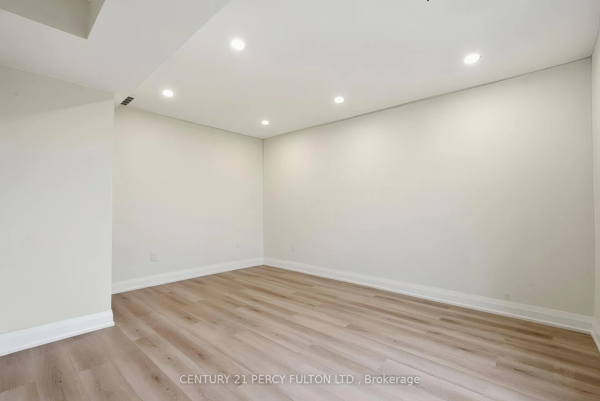 Photo 26 of Unit 46, 700 Paisley Road, Guelph, Willow West/Sugarbush/West Acres — HOMEH