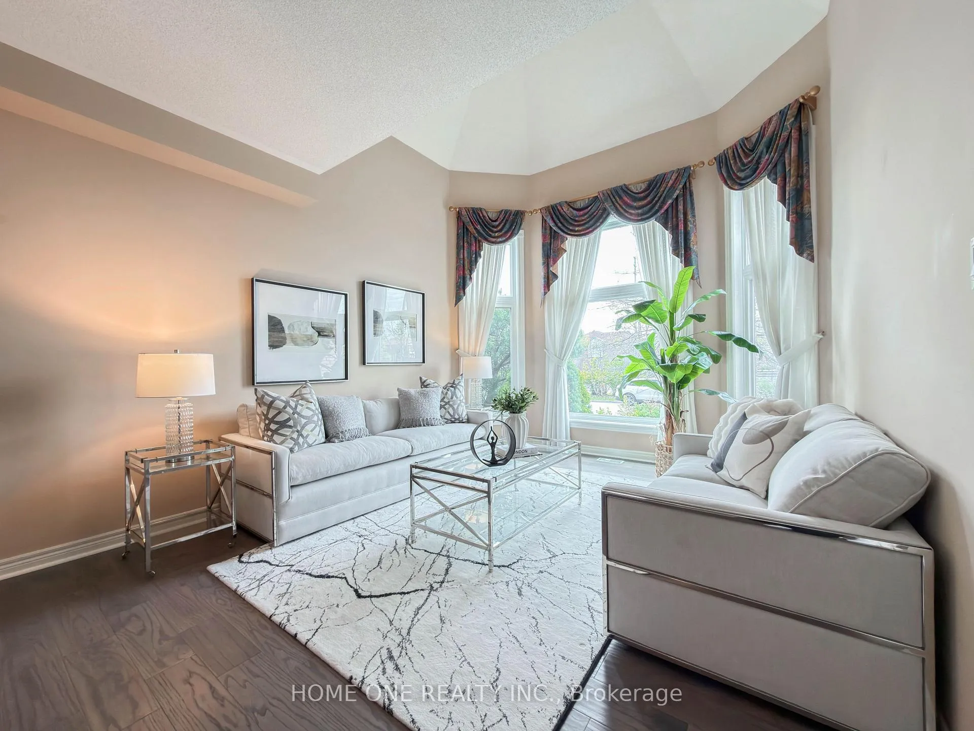 Photo 6 of 27 Moses Crescent, Markham, Cachet — HOMEH
