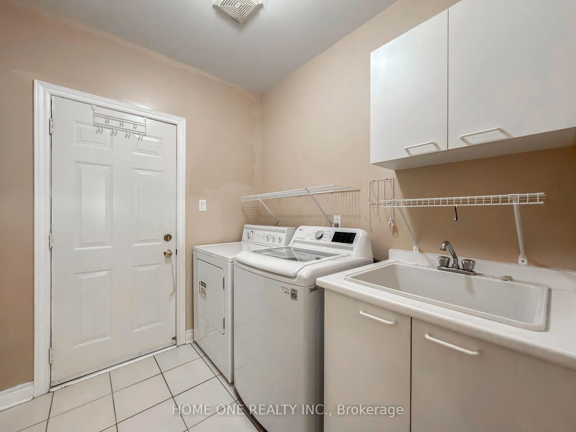 Photo 8 of 27 Moses Crescent, Markham, Cachet — HOMEH