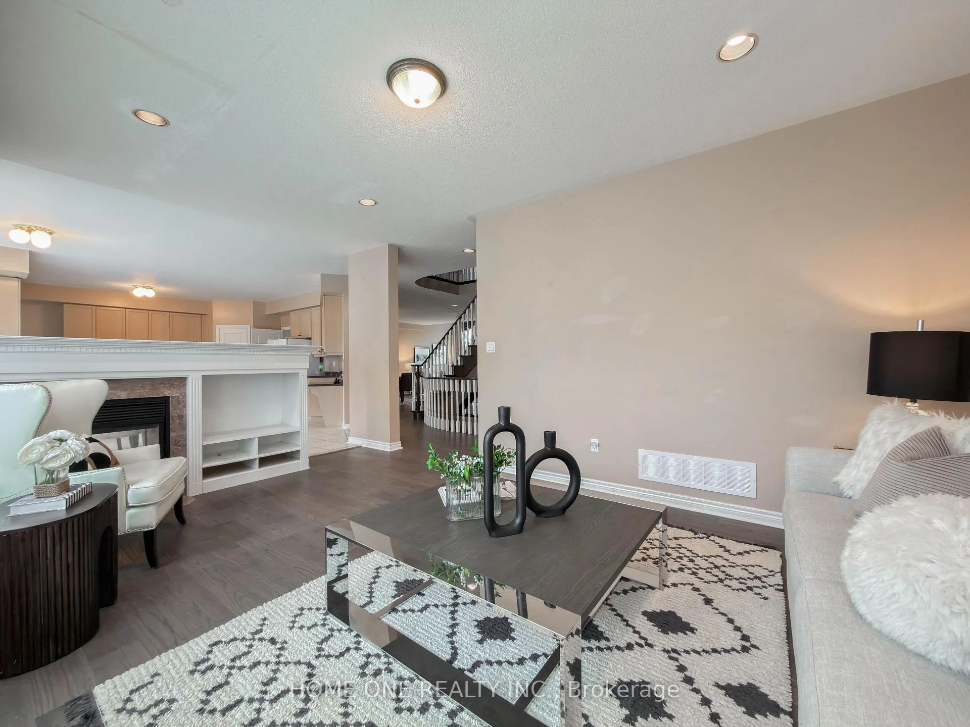 Photo 21 of 27 Moses Crescent, Markham, Cachet — HOMEH