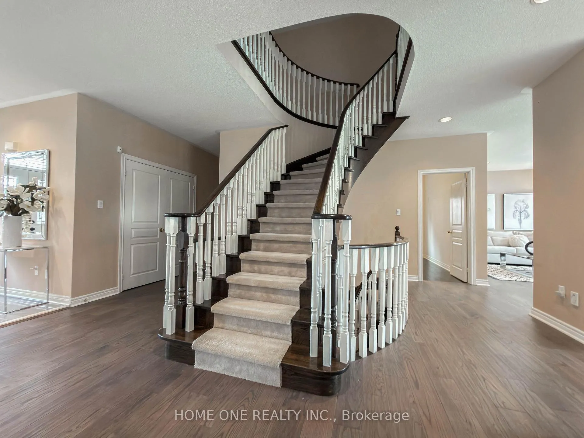 Photo 23 of 27 Moses Crescent, Markham, Cachet — HOMEH