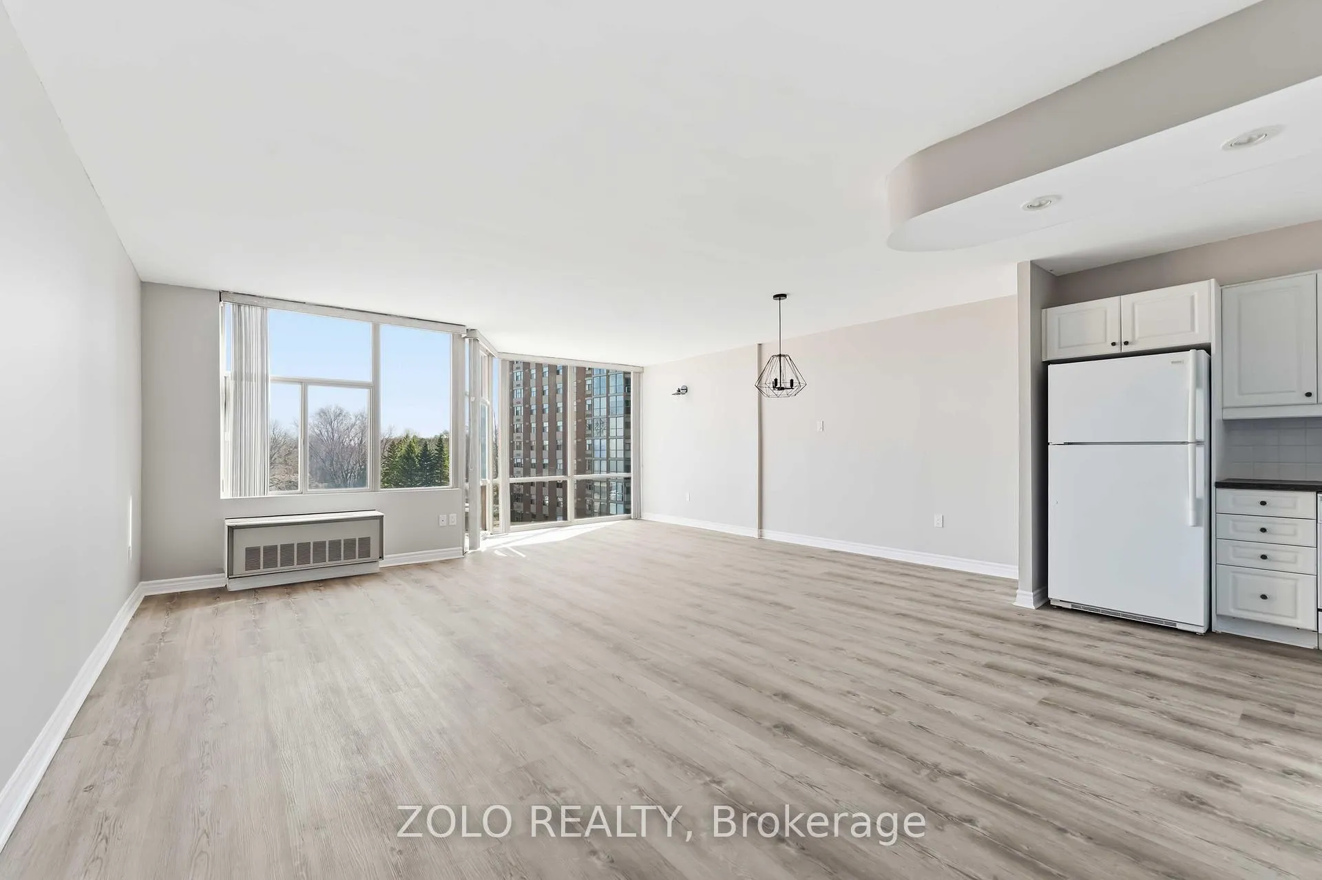 Photo 12 of Unit 501, 2759 Carousel Crescent, Ottawa, Emerald Woods/Sawmill Creek — HOMEH