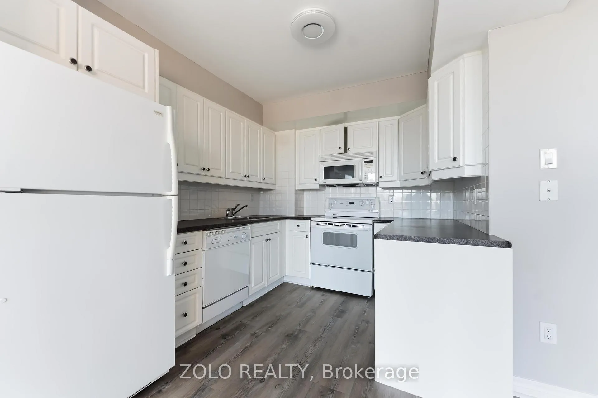 Photo 16 of Unit 501, 2759 Carousel Crescent, Ottawa, Emerald Woods/Sawmill Creek — HOMEH