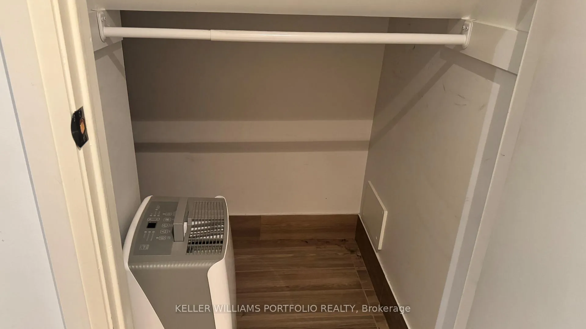 Photo 9 of Unit Lower, 62 Nealon Avenue, Toronto, Broadview North — HOMEH