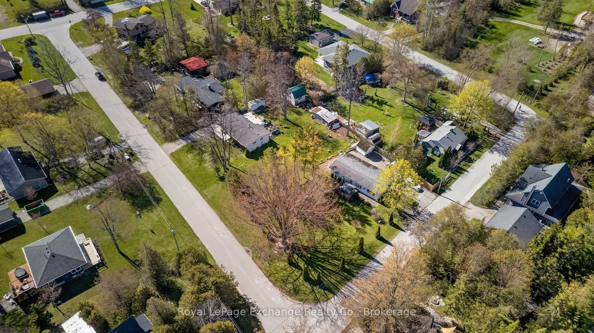 Photo 3 of 404 Browns Lane, Huron-Kinloss — HOMEH