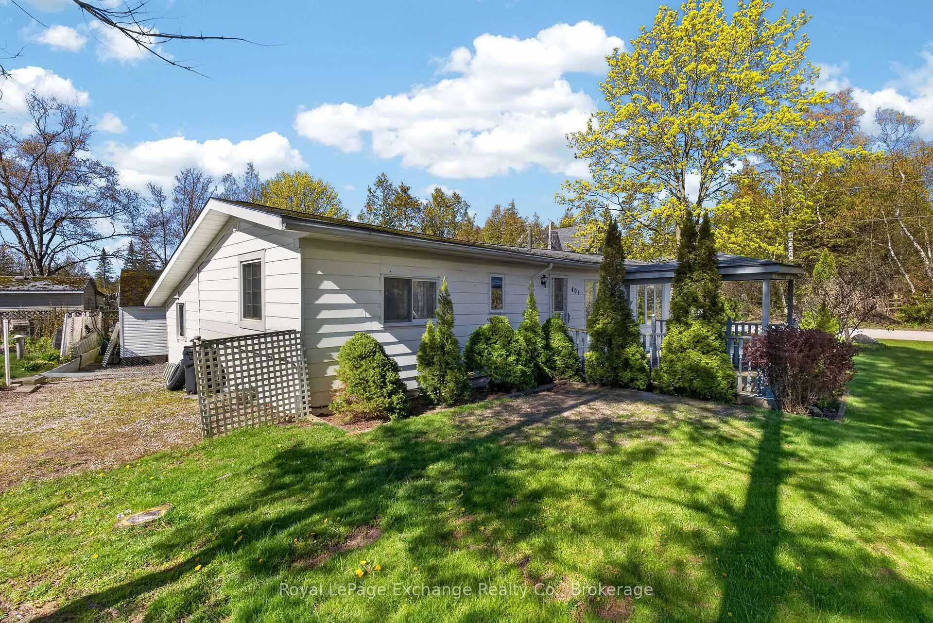 Photo 6 of 404 Browns Lane, Huron-Kinloss — HOMEH