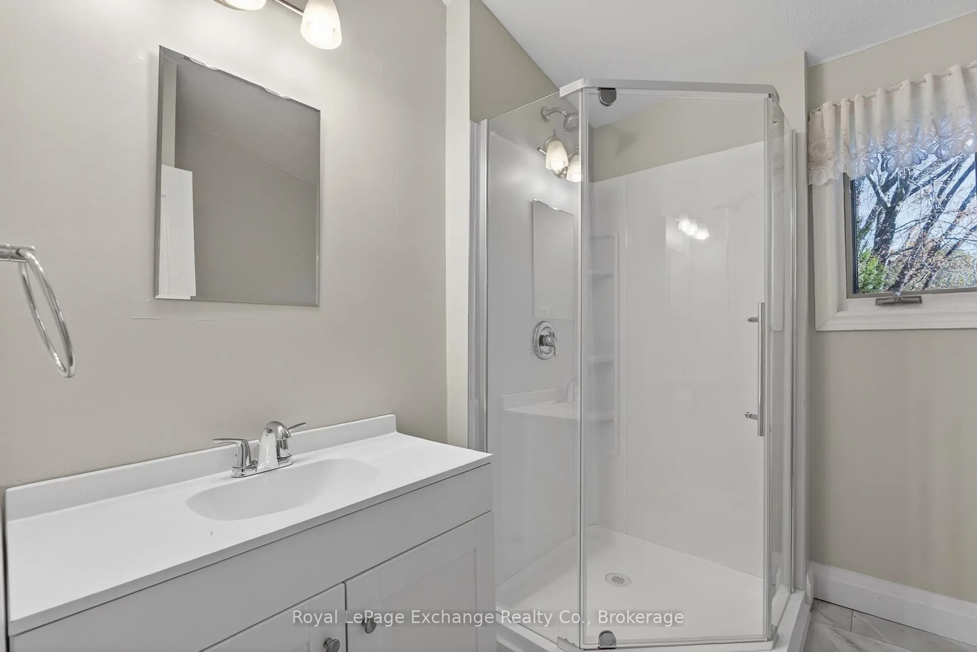 Photo 17 of 404 Browns Lane, Huron-Kinloss — HOMEH