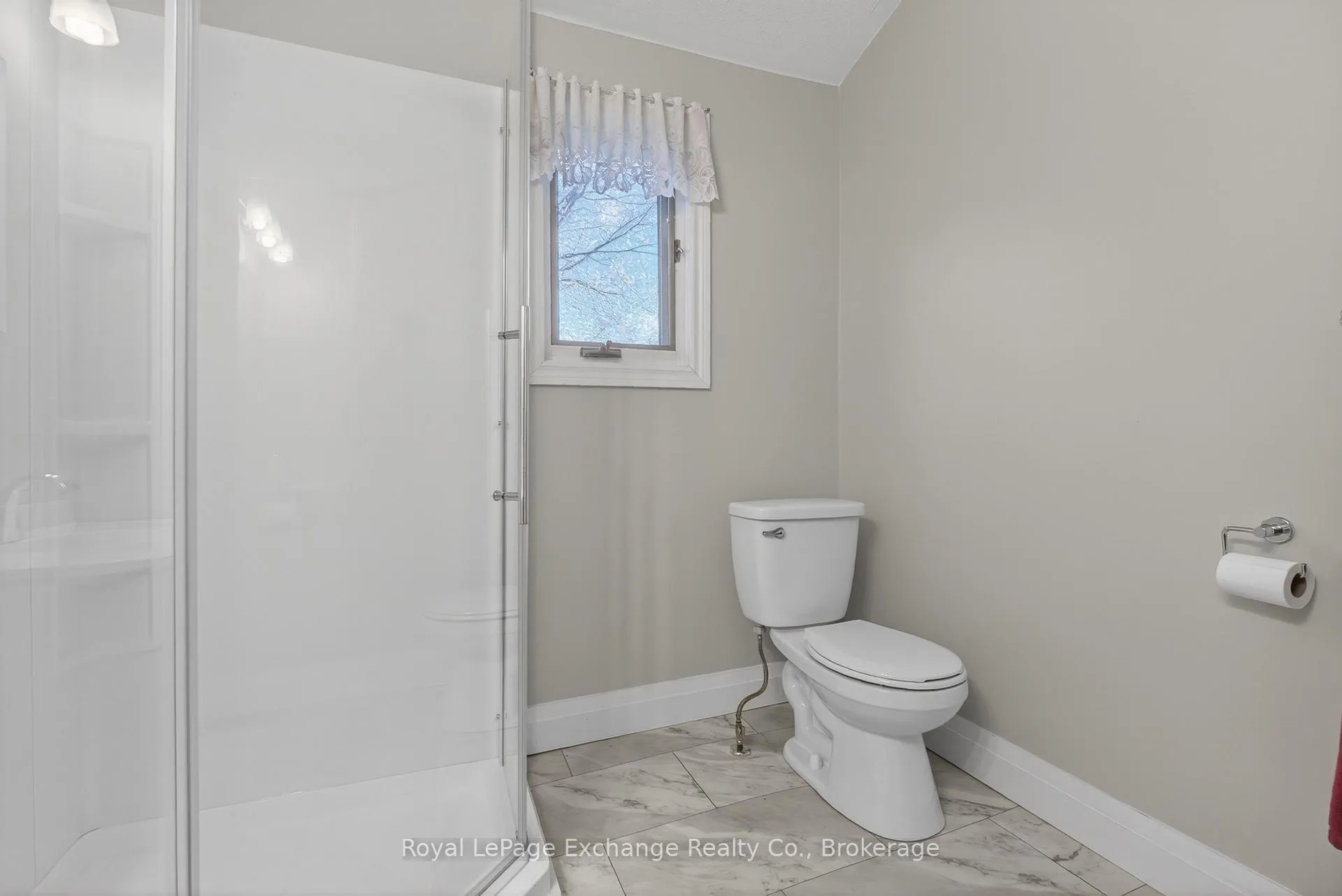 Photo 18 of 404 Browns Lane, Huron-Kinloss — HOMEH