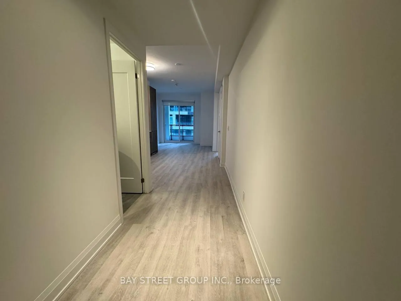 Photo 6 of Unit 702, 65 Broadway Avenue, Toronto, Mount Pleasant West — HOMEH