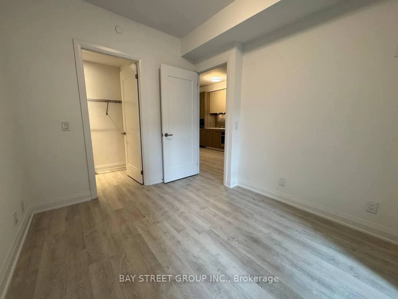 Photo 8 of Unit 702, 65 Broadway Avenue, Toronto, Mount Pleasant West — HOMEH