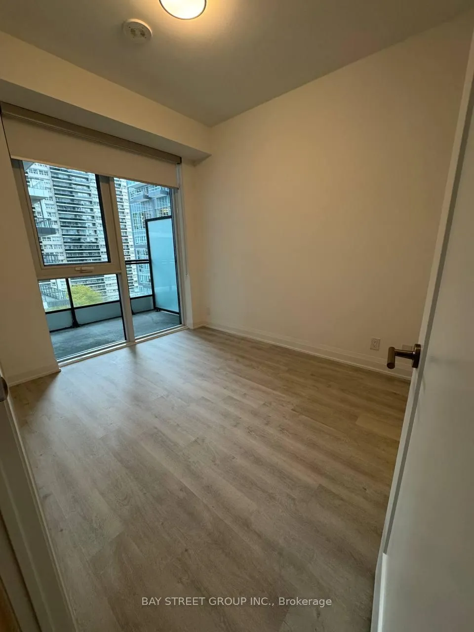 Photo 9 of Unit 702, 65 Broadway Avenue, Toronto, Mount Pleasant West — HOMEH