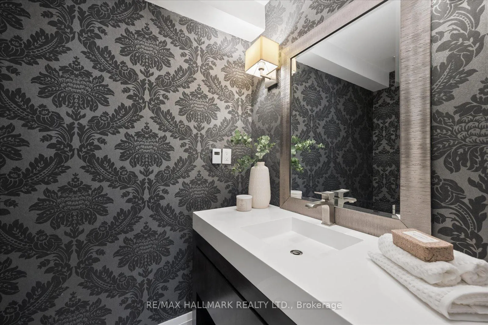 Photo 16 of 28 Reesorville Road, Markham, Markham Village — HOMEH
