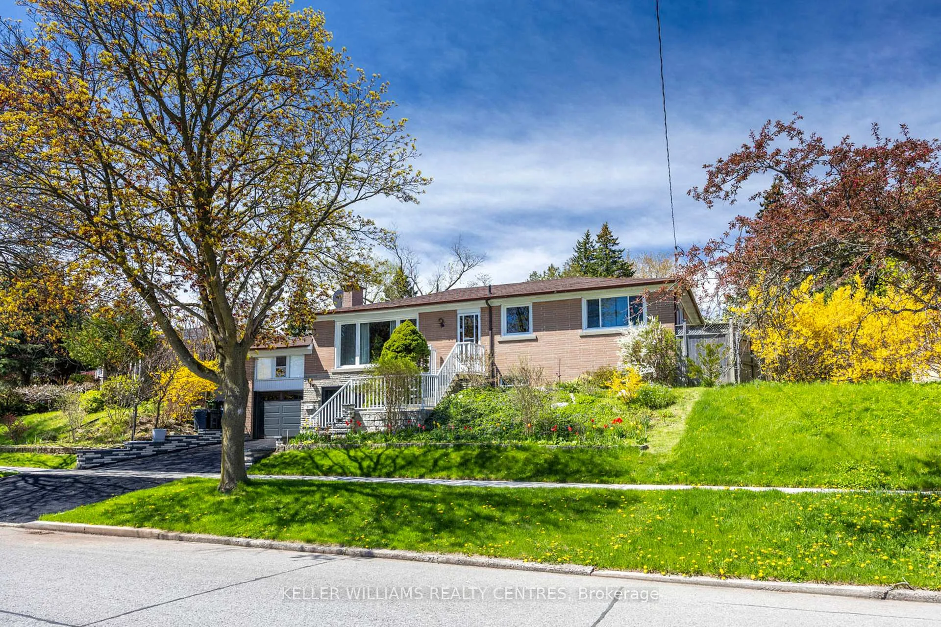 Photo 2 of 30 Bendale Boulevard W, Scarborough, Bendale — HOMEH