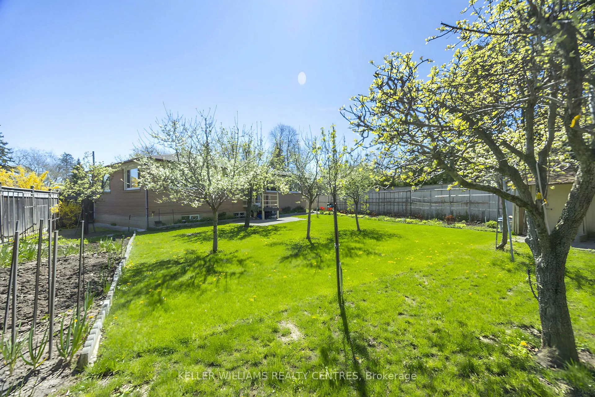 Photo 34 of 30 Bendale Boulevard W, Scarborough, Bendale — HOMEH