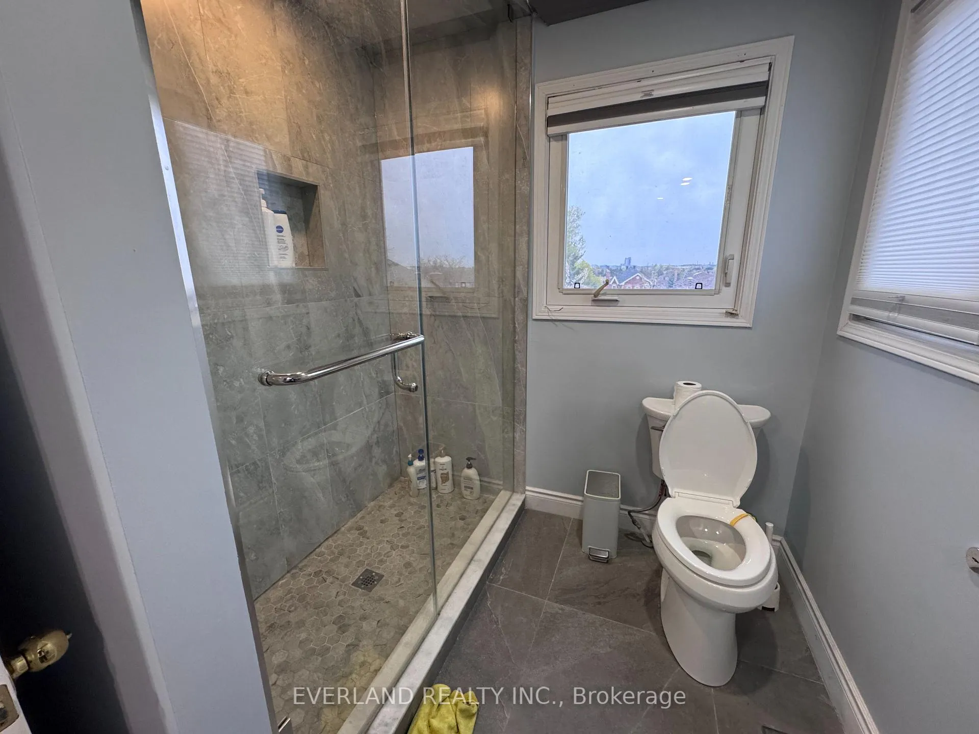 Photo 12 of 73 Cavalry Trail, Markham, Buttonville — HOMEH