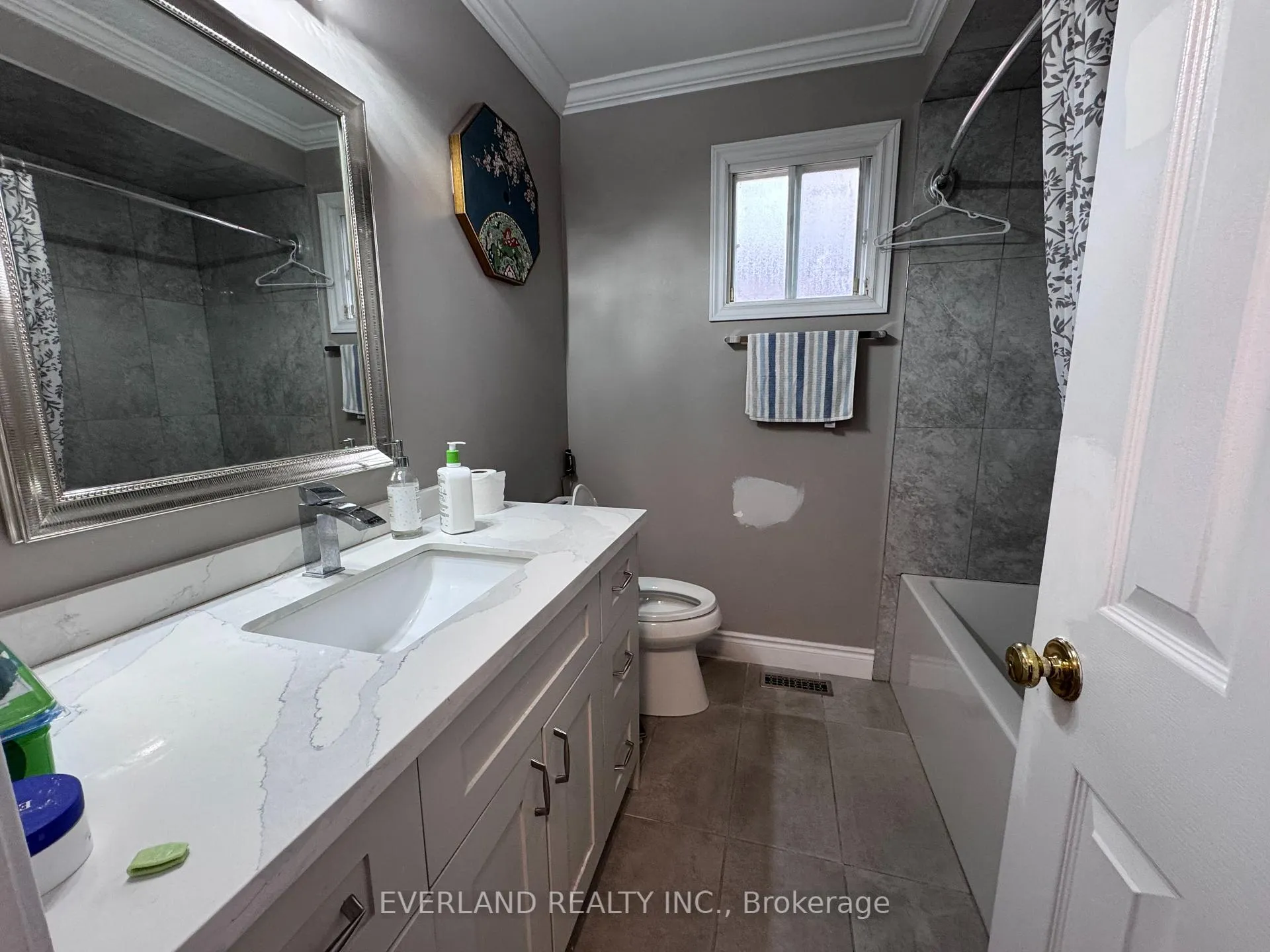 Photo 13 of 73 Cavalry Trail, Markham, Buttonville — HOMEH