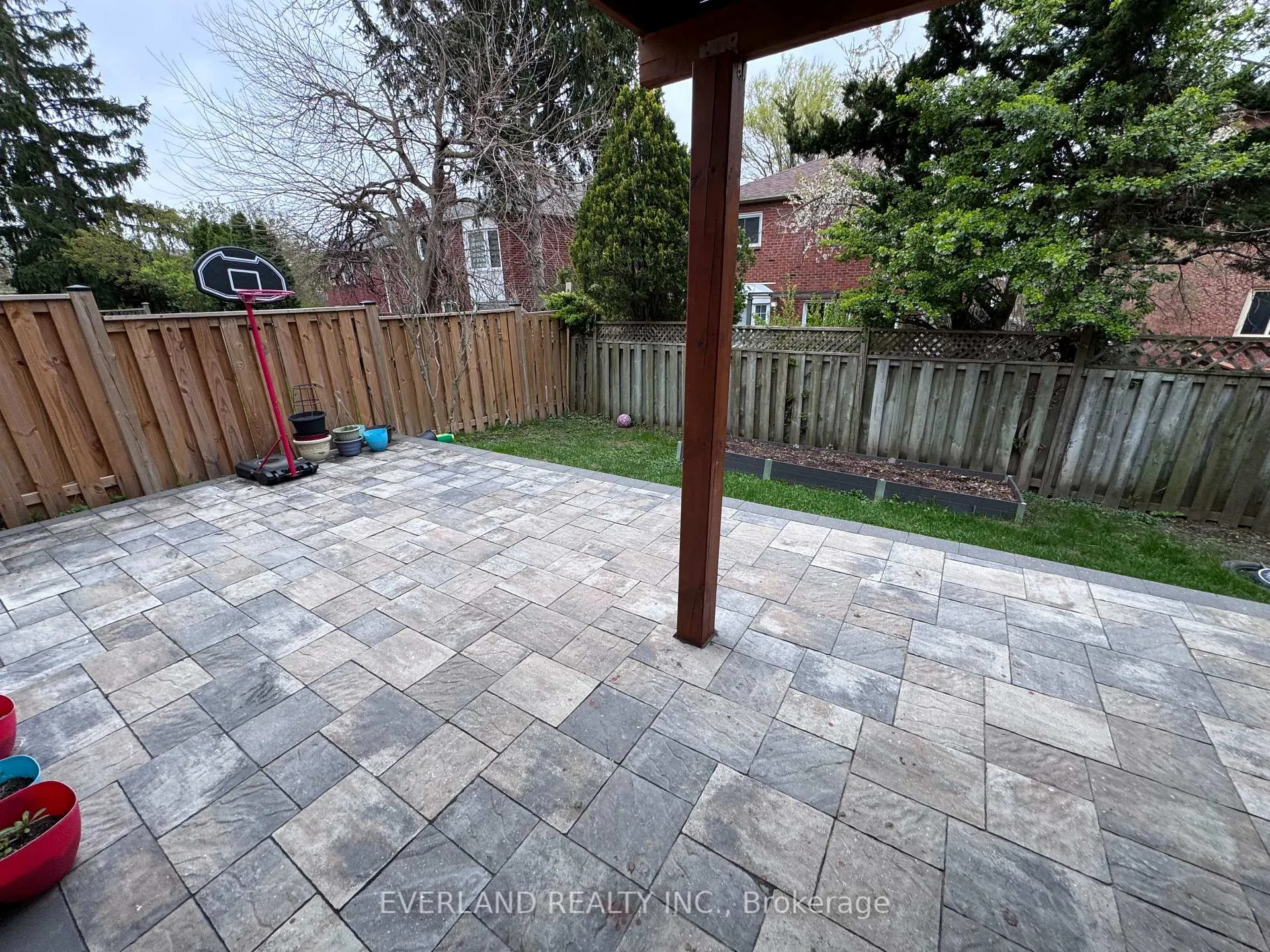 Photo 14 of 73 Cavalry Trail, Markham, Buttonville — HOMEH
