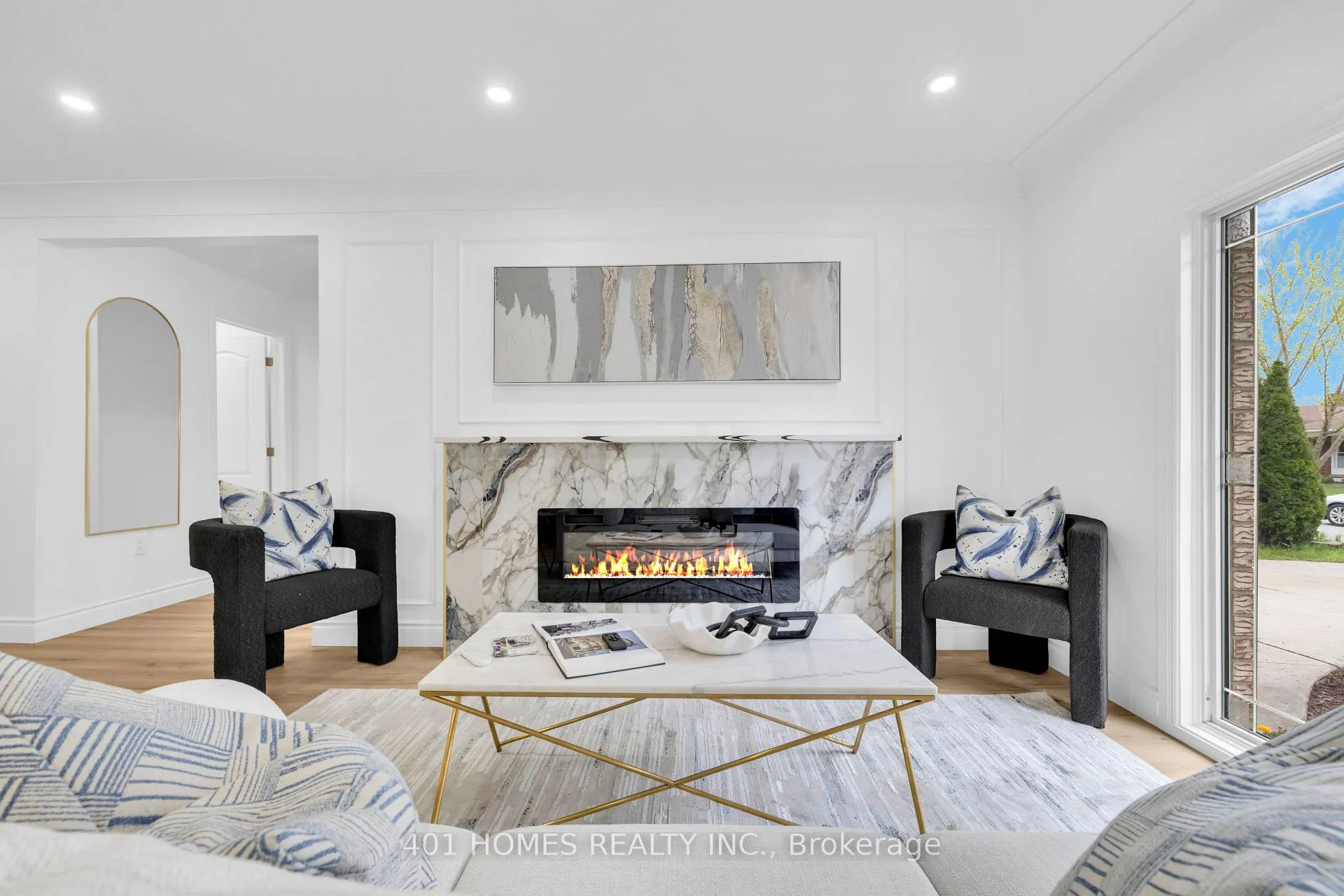 Photo 3 of 10540 Halstead Crescent N, Windsor — HOMEH
