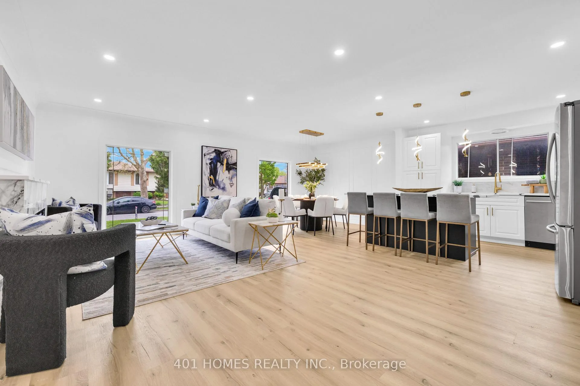 Photo 4 of 10540 Halstead Crescent N, Windsor — HOMEH