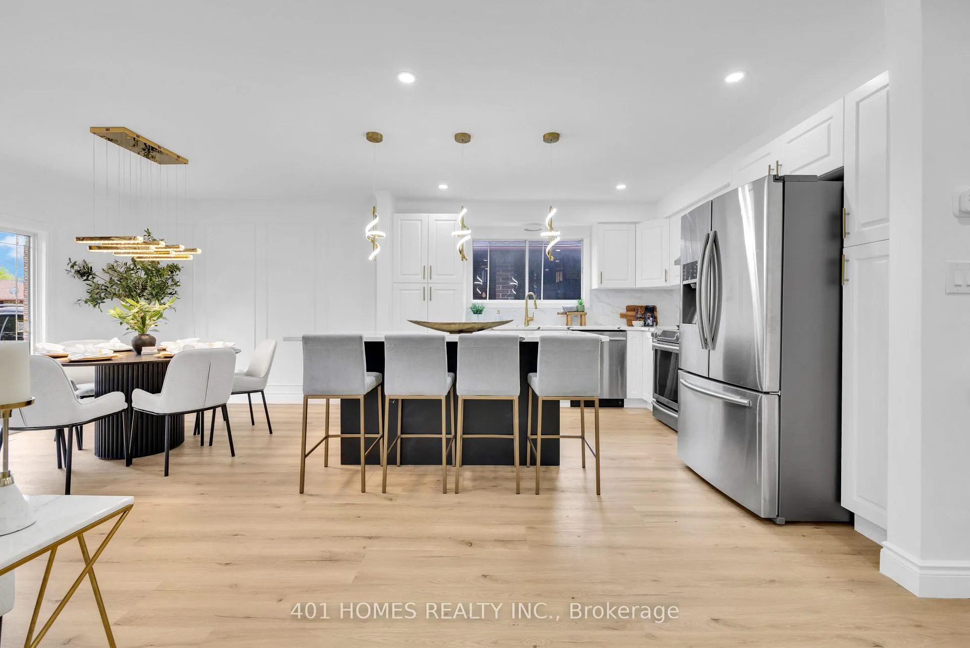 Photo 5 of 10540 Halstead Crescent N, Windsor — HOMEH