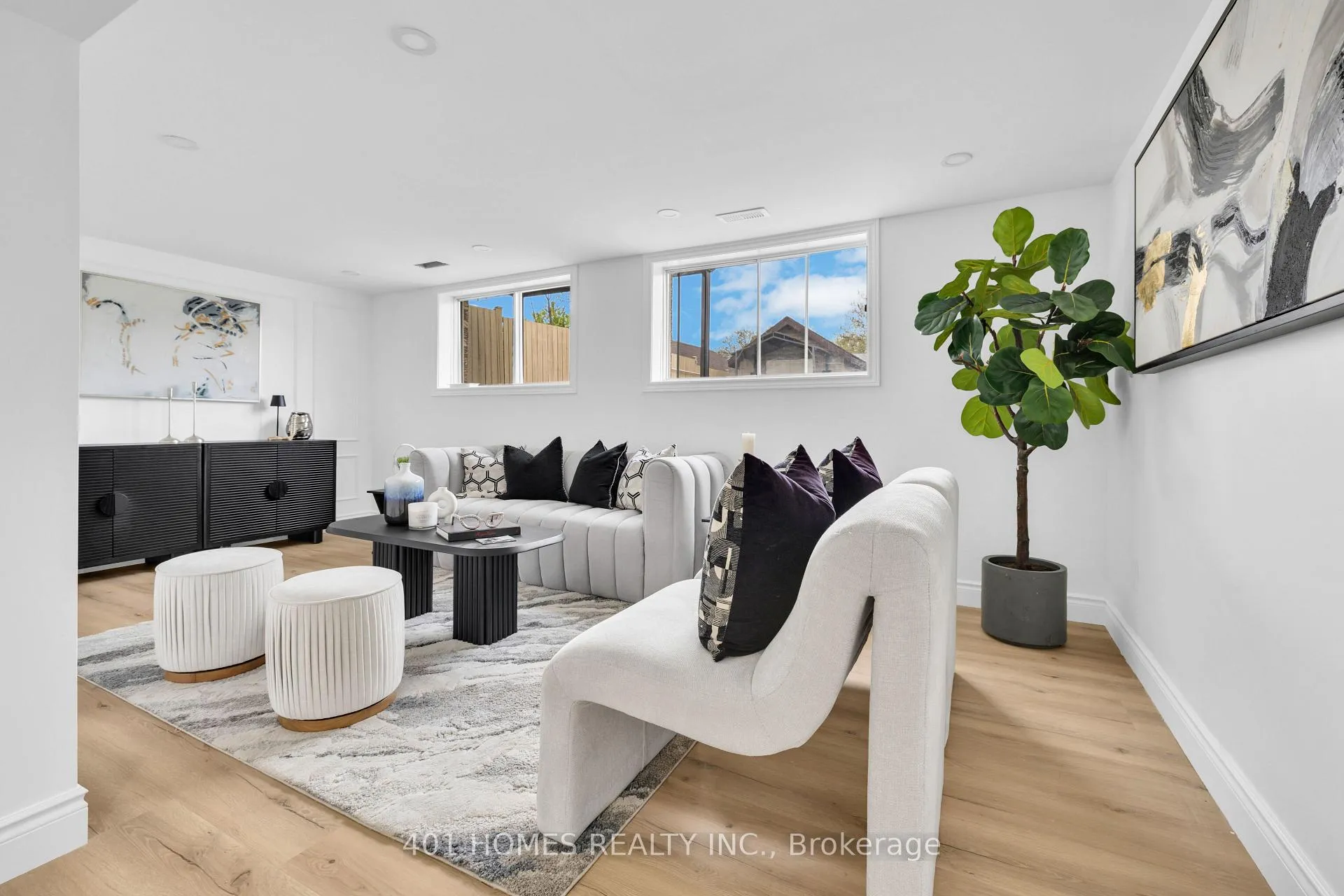 Photo 16 of 10540 Halstead Crescent N, Windsor — HOMEH