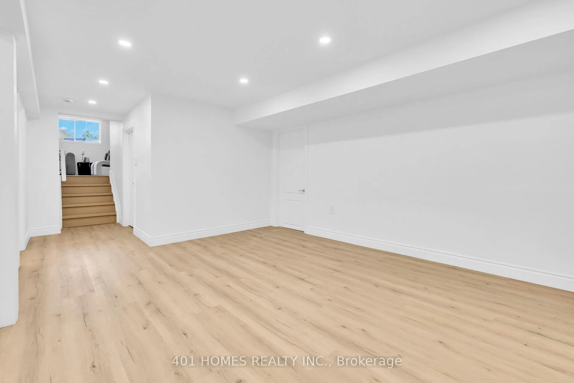 Photo 19 of 10540 Halstead Crescent N, Windsor — HOMEH