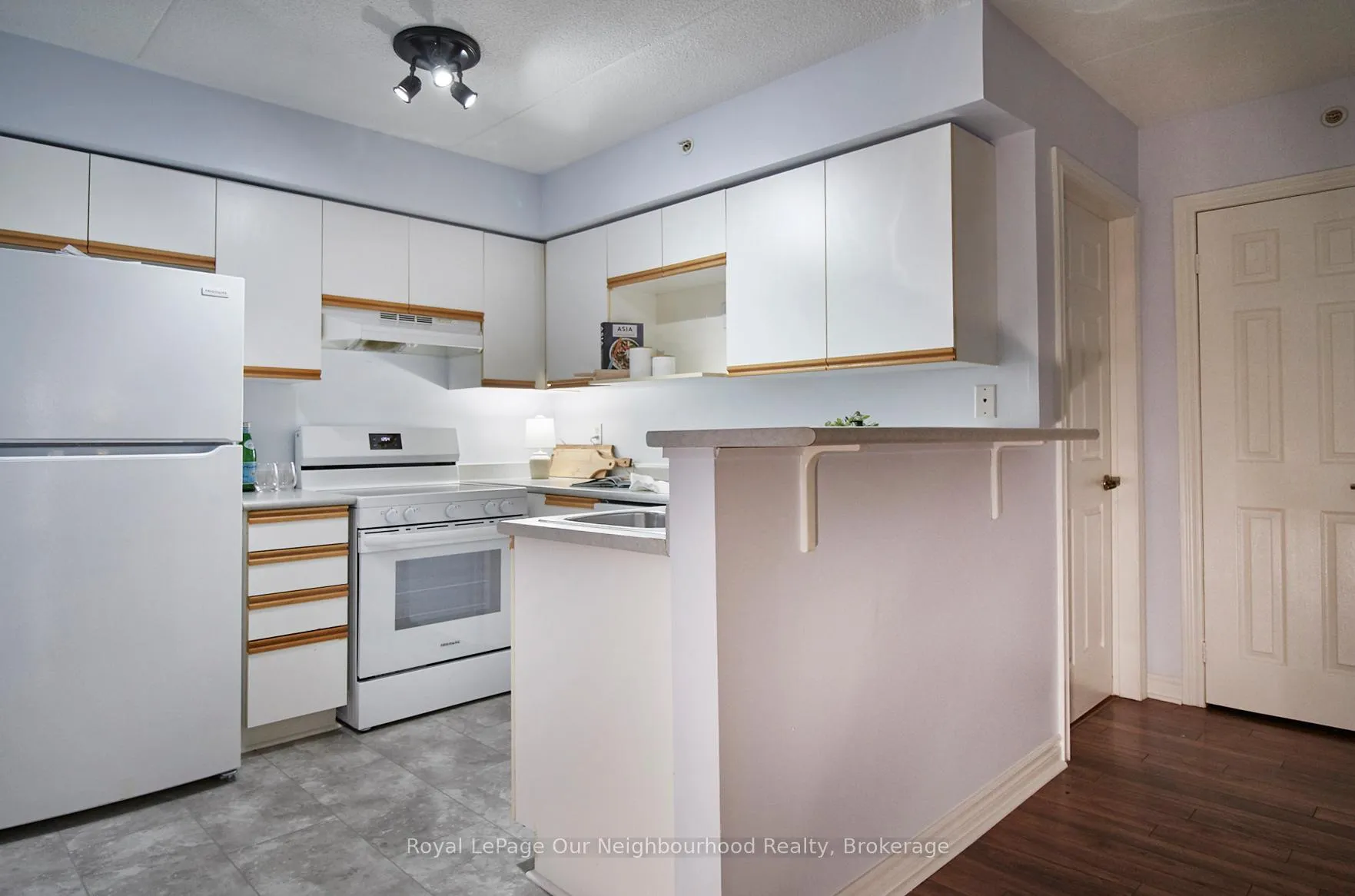 Photo 9 of Unit 208, 1431 Walker's Line, Burlington, Tansley — HOMEH