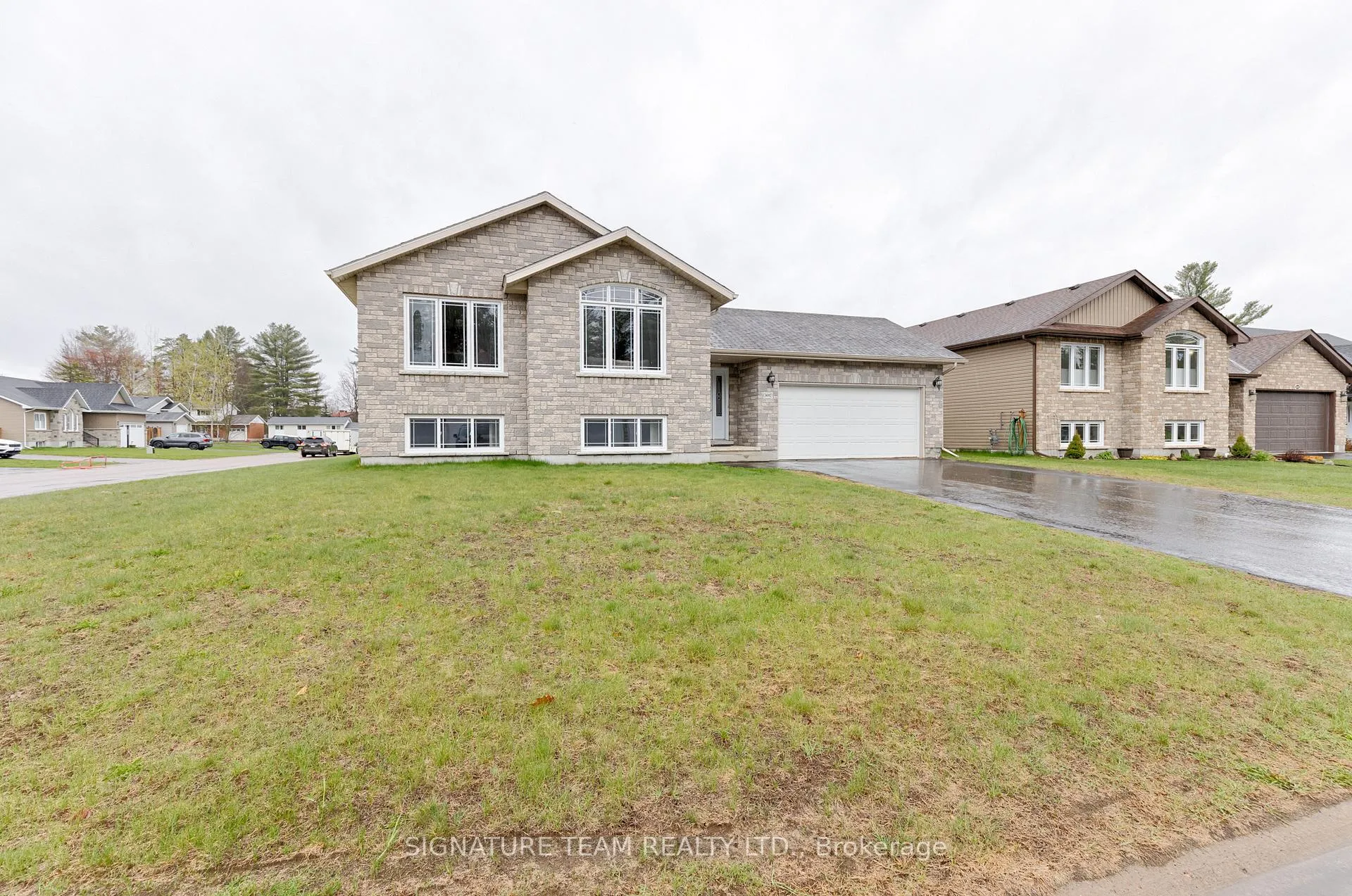 Photo 1 of 1017 Beatty Crescent, Deep River — HOMEH