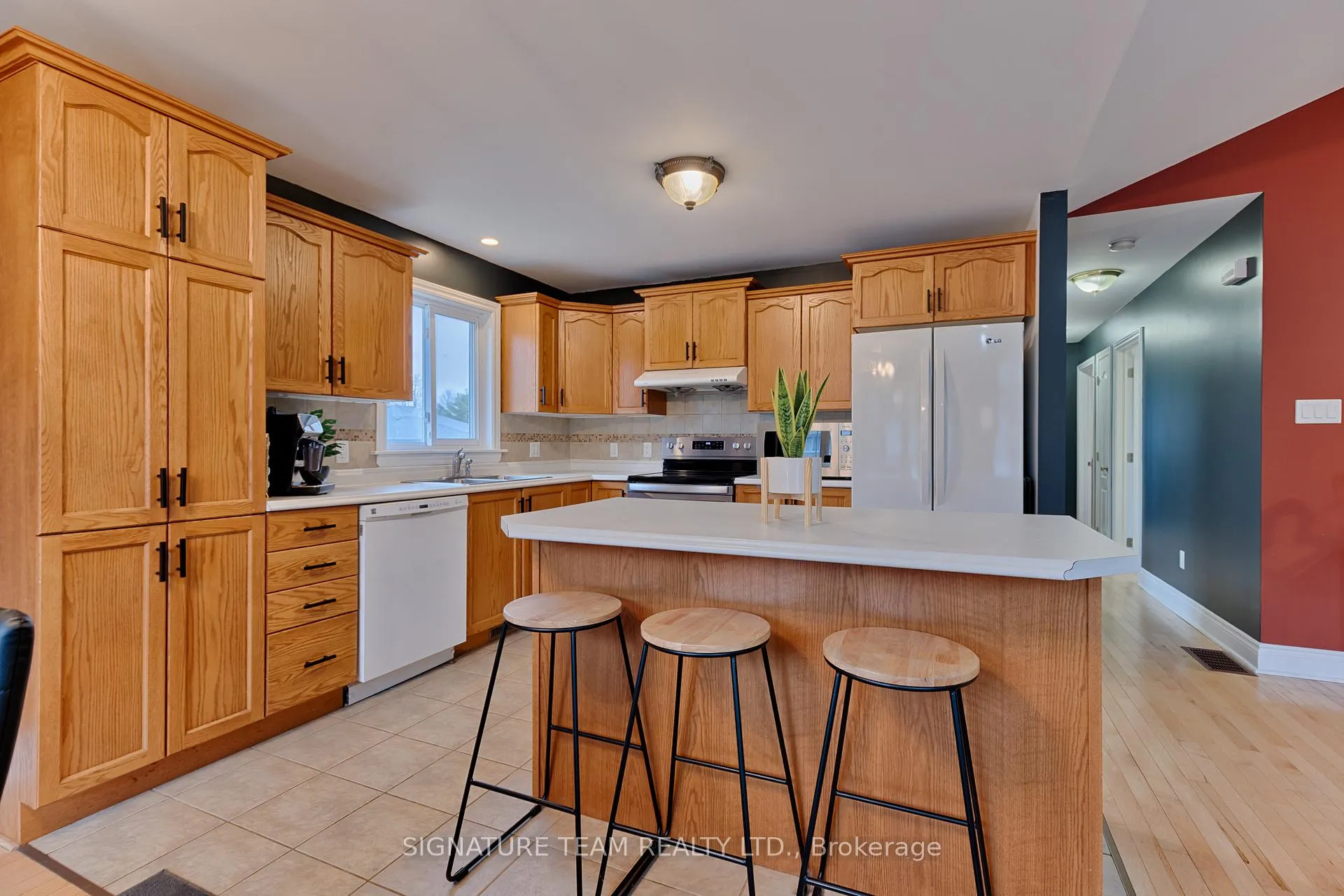 Photo 11 of 1017 Beatty Crescent, Deep River — HOMEH