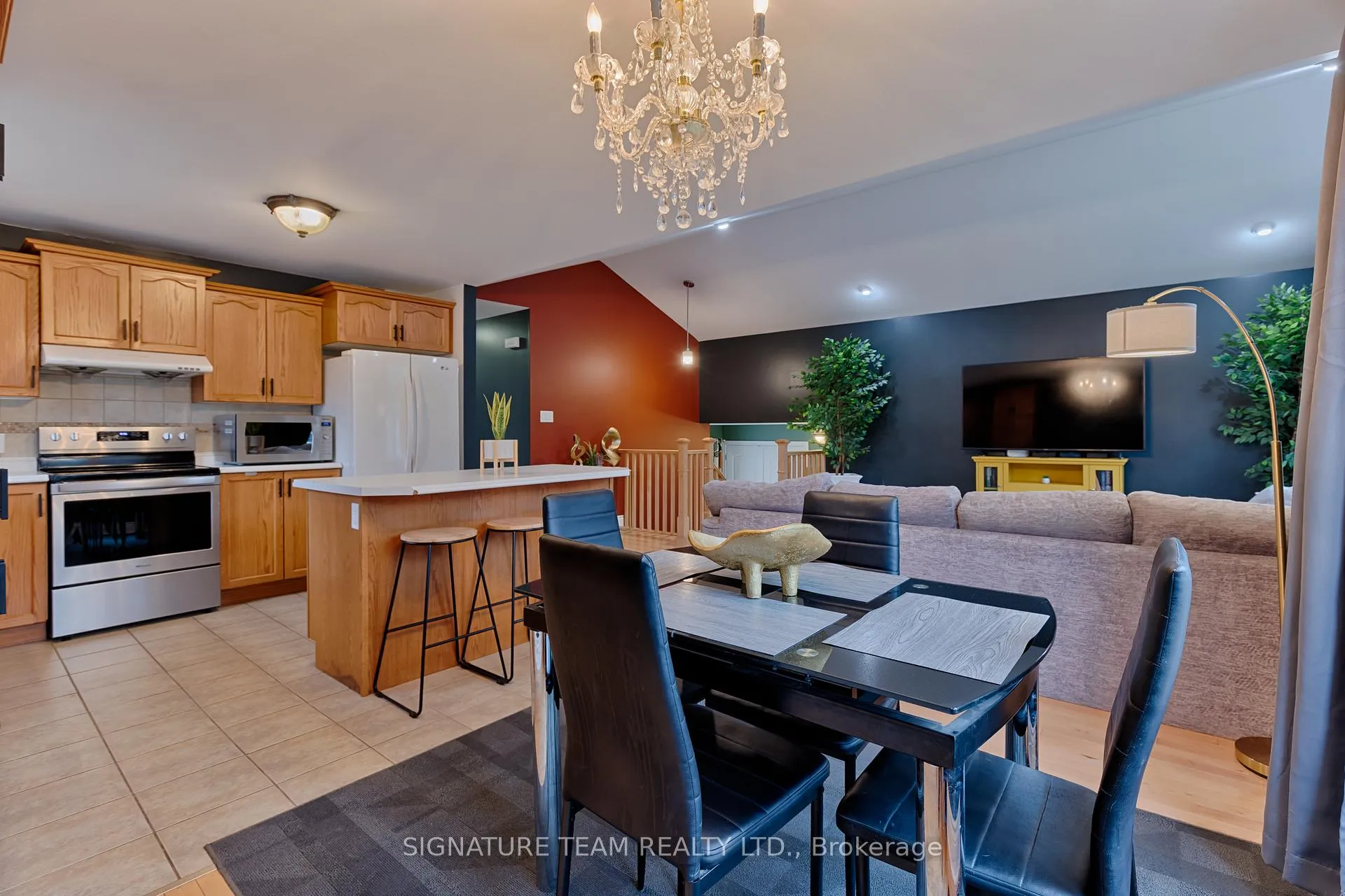 Photo 13 of 1017 Beatty Crescent, Deep River — HOMEH