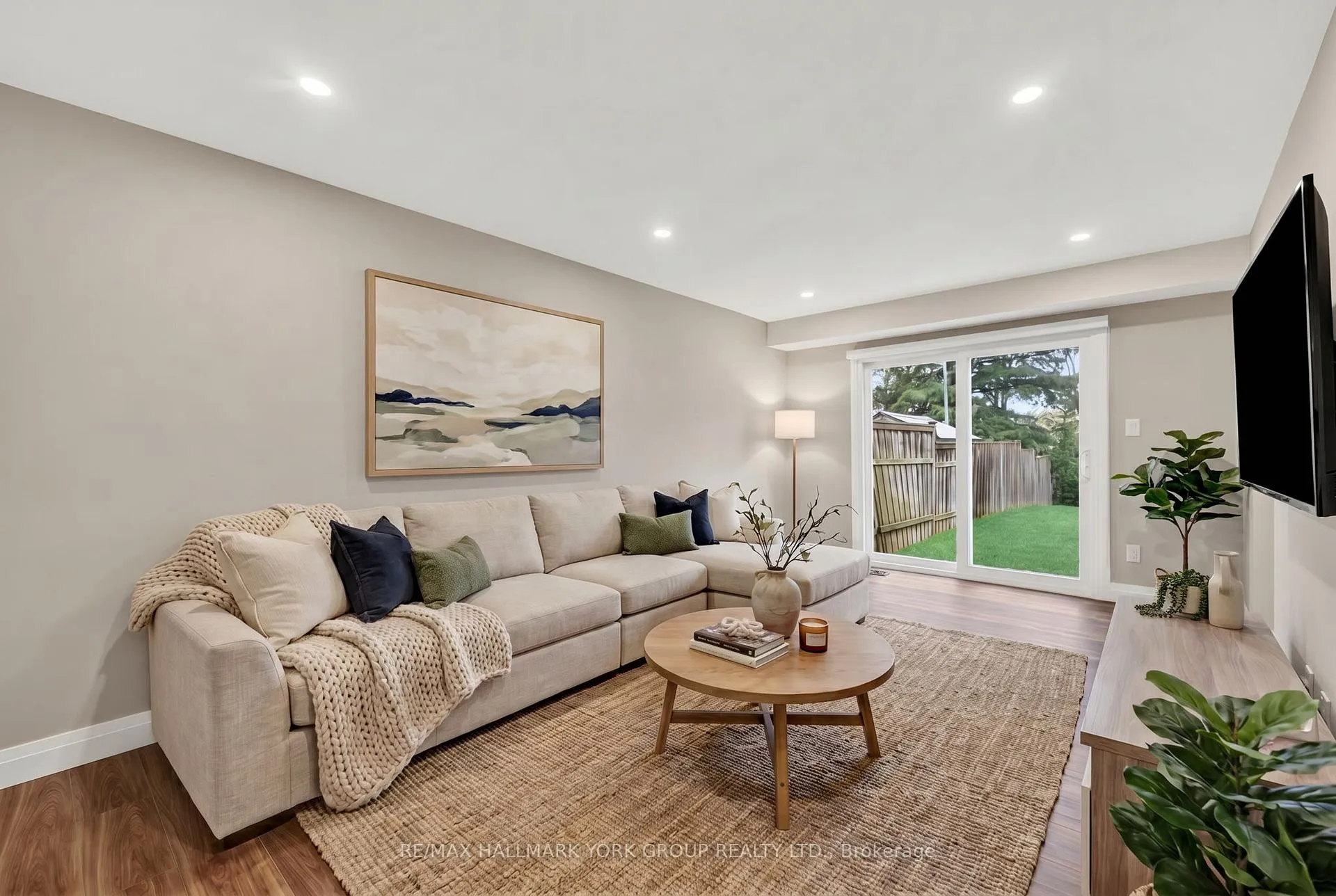 Photo 5 of 176 Spruce Street, Aurora, Aurora Village — HOMEH