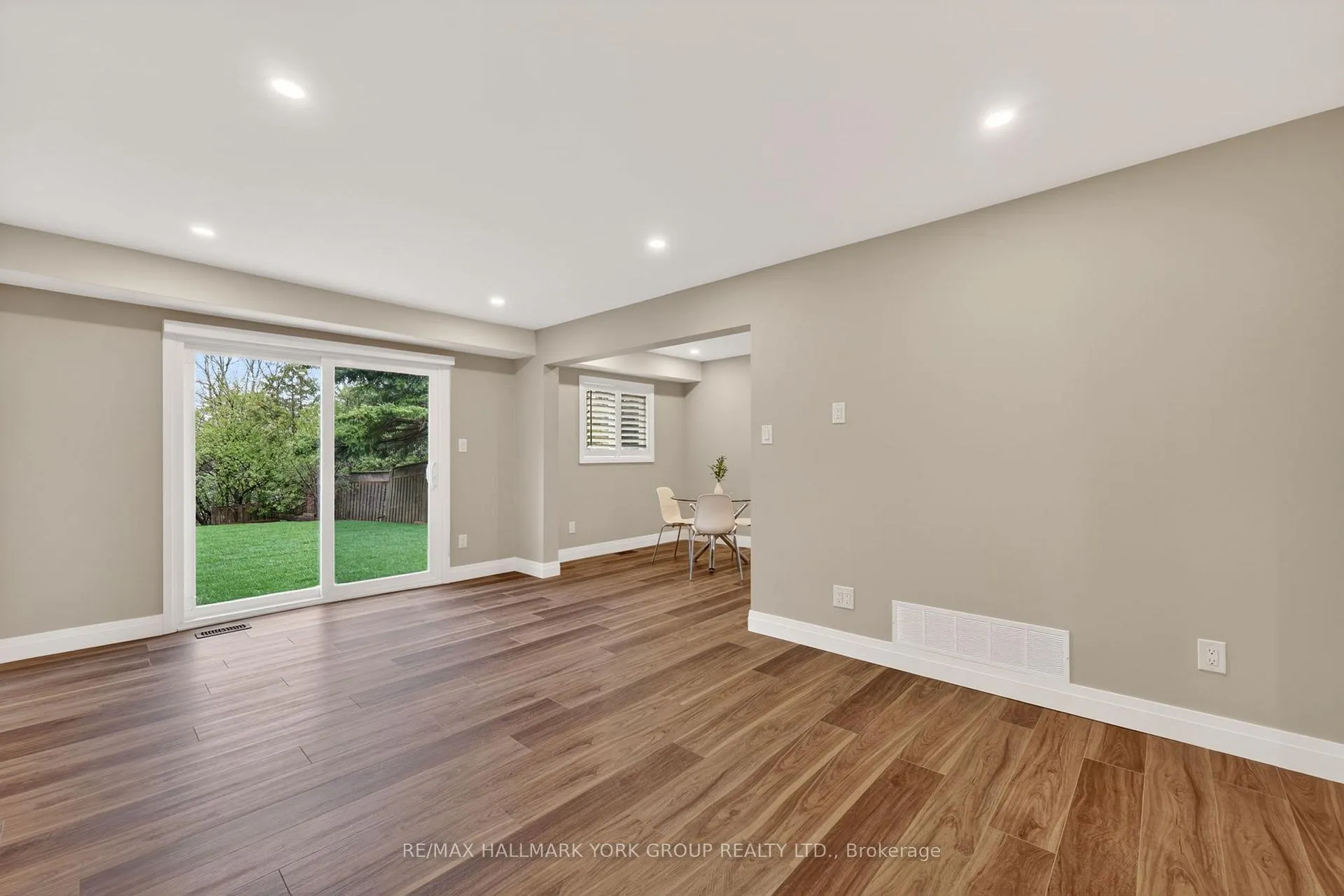 Photo 7 of 176 Spruce Street, Aurora, Aurora Village — HOMEH
