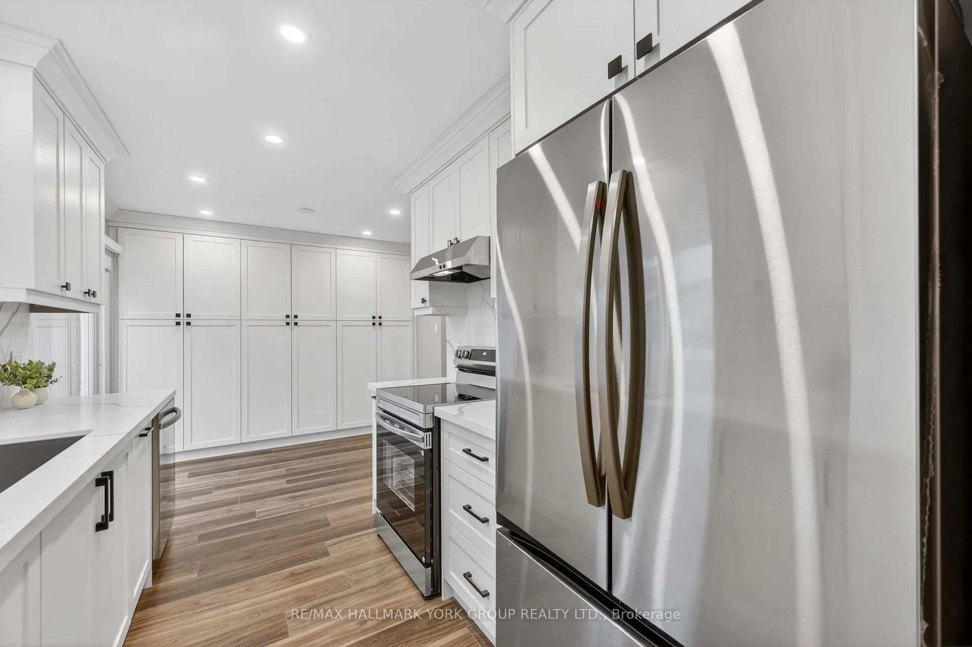 Photo 14 of 176 Spruce Street, Aurora, Aurora Village — HOMEH