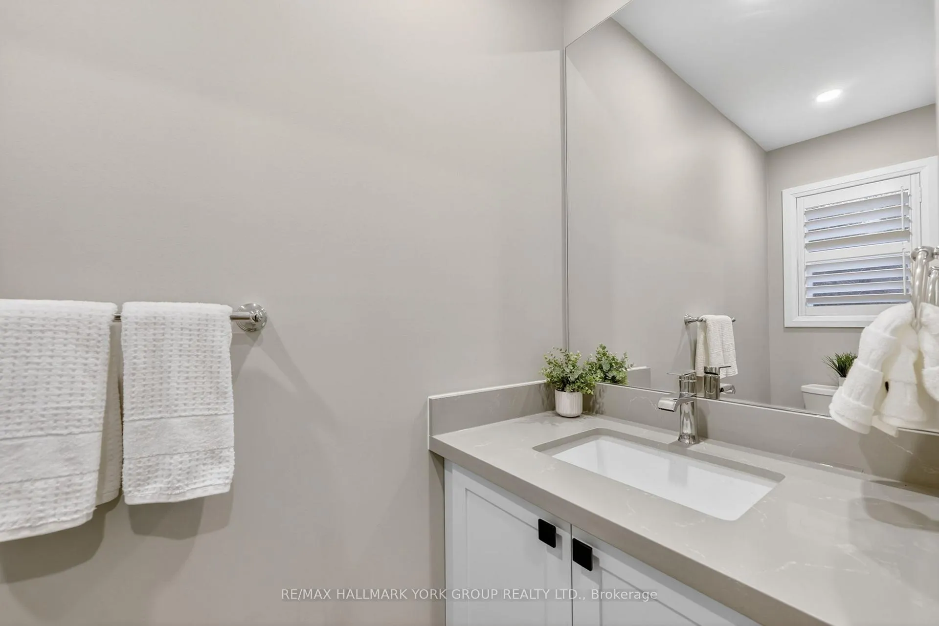 Photo 19 of 176 Spruce Street, Aurora, Aurora Village — HOMEH