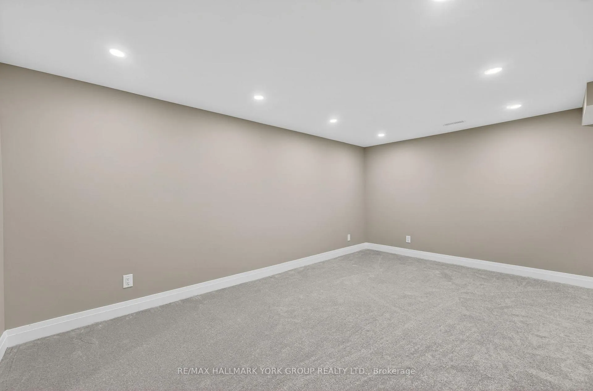 Photo 30 of 176 Spruce Street, Aurora, Aurora Village — HOMEH