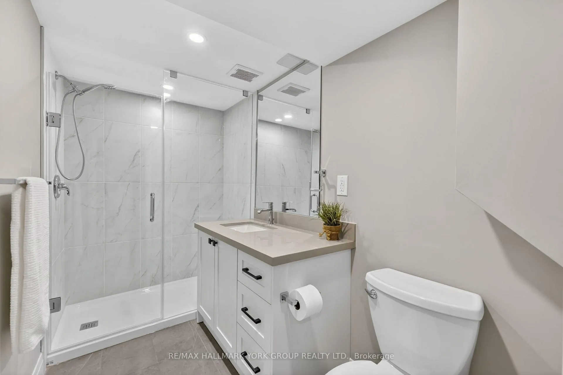 Photo 33 of 176 Spruce Street, Aurora, Aurora Village — HOMEH