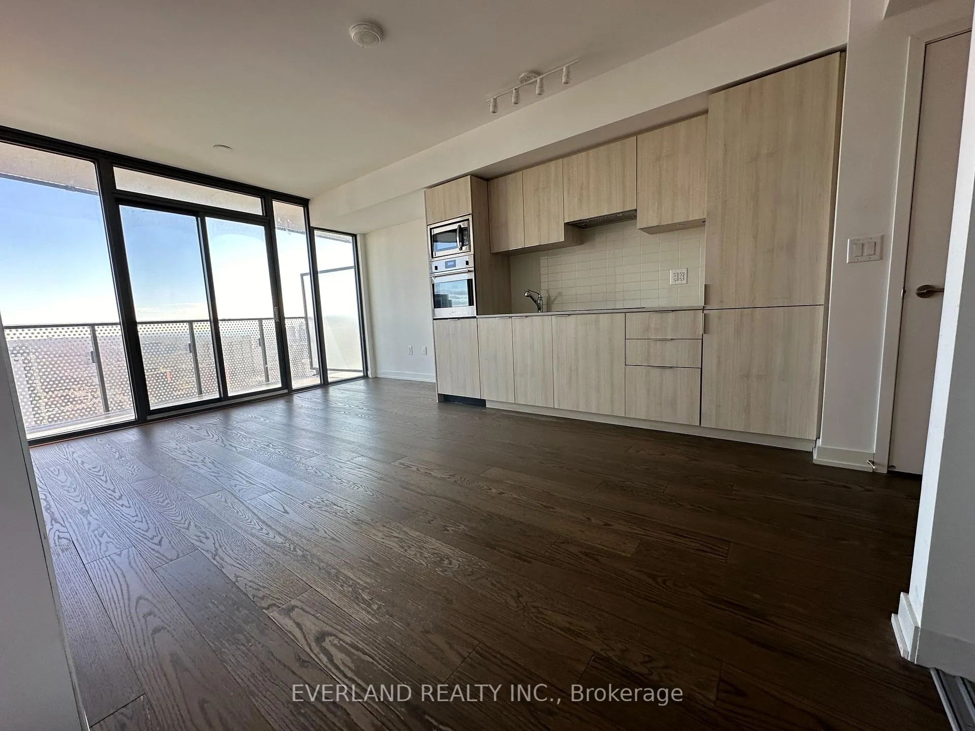 Photo 2 of Unit 3301, 11 Wellesley Street, Toronto, Bay Street Corridor — HOMEH