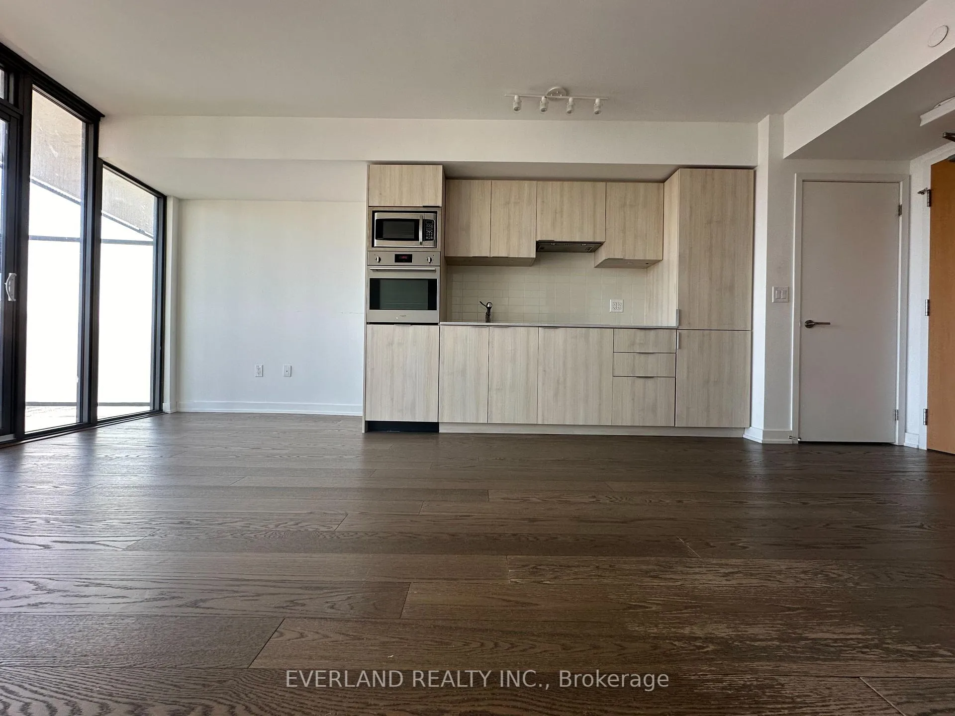 Photo 3 of Unit 3301, 11 Wellesley Street, Toronto, Bay Street Corridor — HOMEH