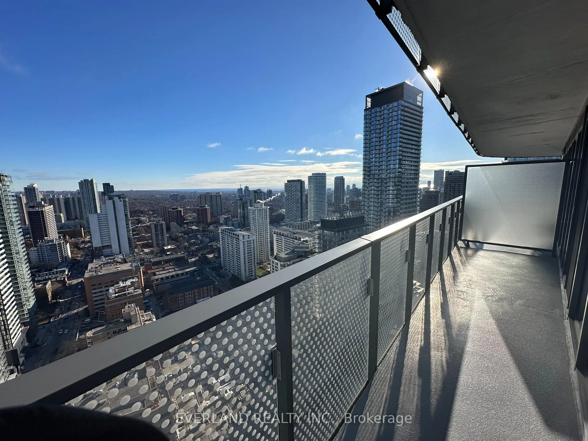 Photo 6 of Unit 3301, 11 Wellesley Street, Toronto, Bay Street Corridor — HOMEH