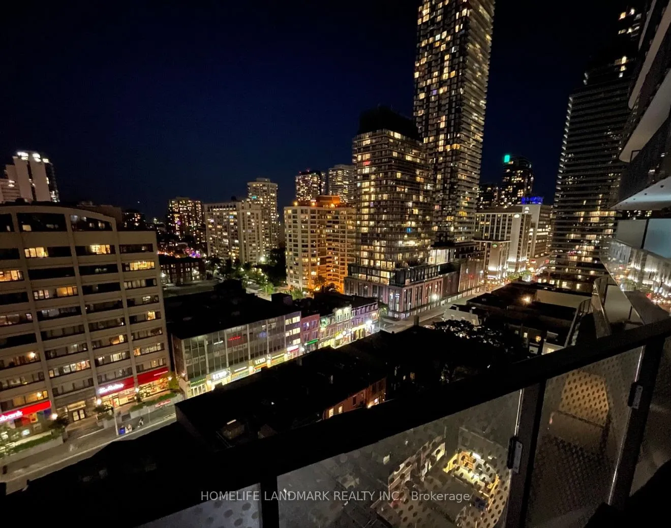 Photo 3 of Unit 912, 11 Wellesley Street W, Toronto, Bay Street Corridor — HOMEH