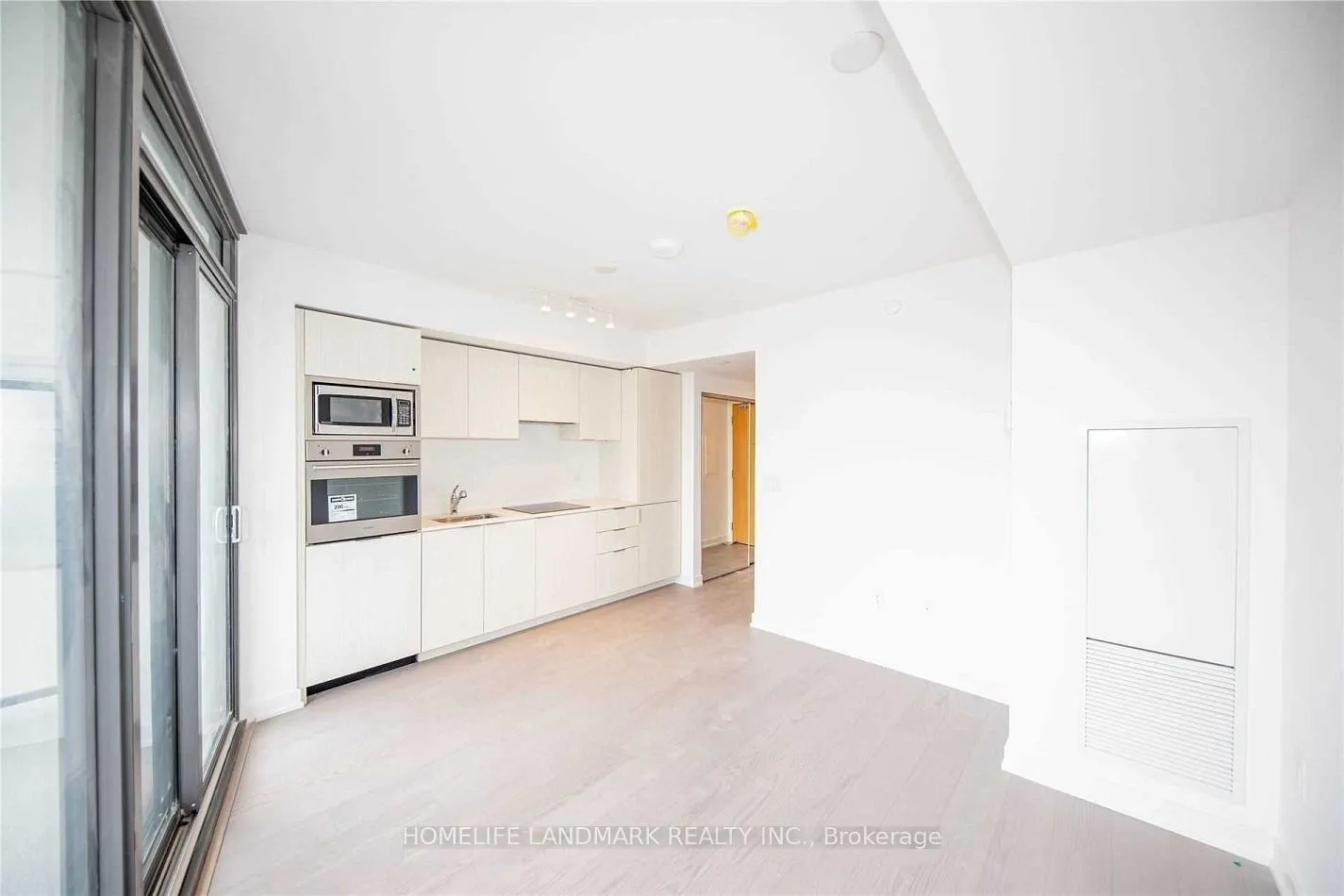 Photo 4 of Unit 912, 11 Wellesley Street W, Toronto, Bay Street Corridor — HOMEH