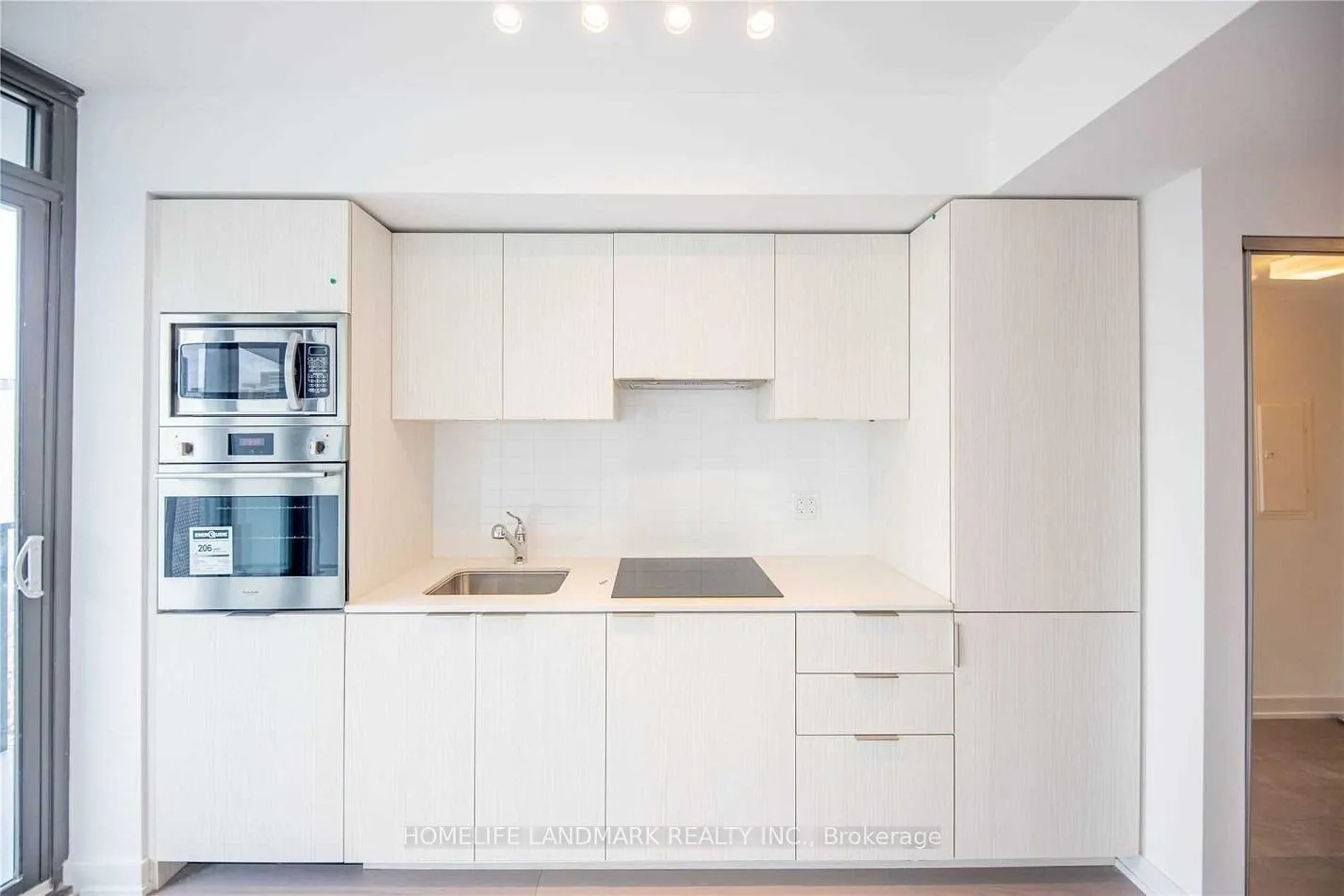 Photo 5 of Unit 912, 11 Wellesley Street W, Toronto, Bay Street Corridor — HOMEH
